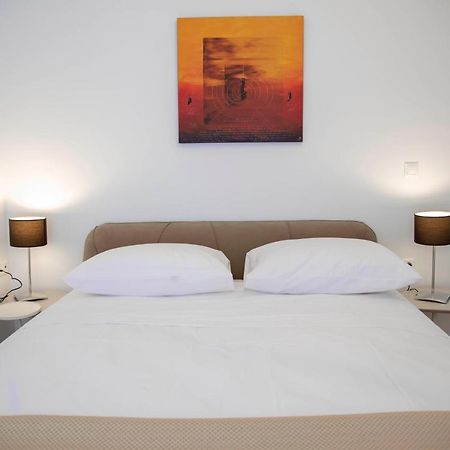 Konstantinos Stylish Brand New Apt In The Heart Of 雅典 外观 照片