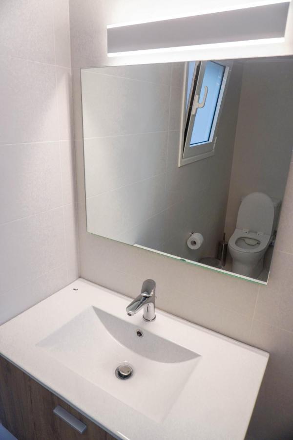 Konstantinos Stylish Brand New Apt In The Heart Of 雅典 外观 照片